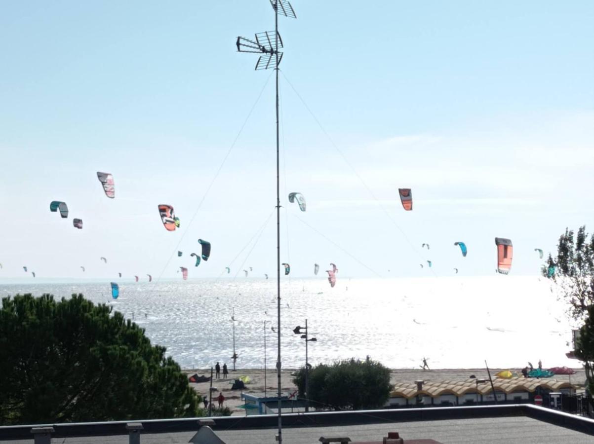 Seaview Beach Front Grado Pineta Andromeda Esterno foto